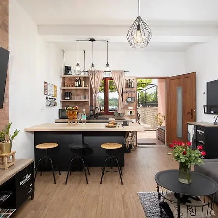 Ingrid Apartment *