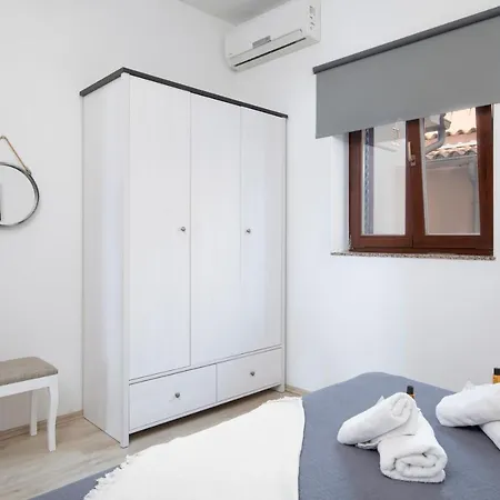 Апартаменти Ingrid *